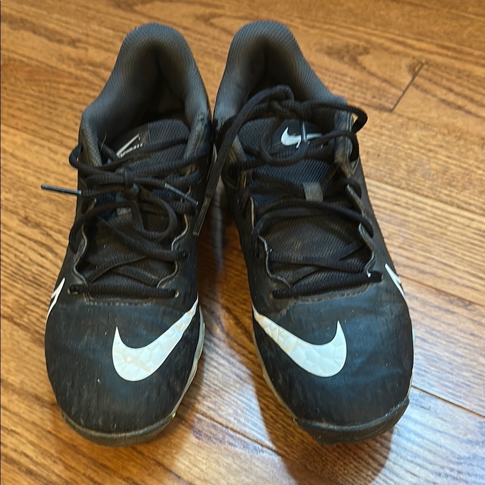 Nike Woman’s Hyperdiamond 4 Cleats
